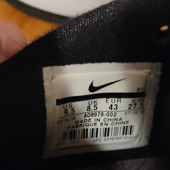 Floral Black Kyrie Nike Basketball Shoes 9.5 - Picture 3 of 4